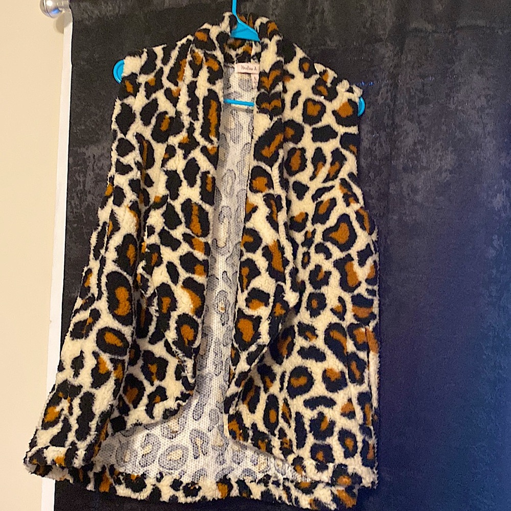Cheetah Sherpa vest